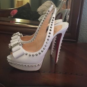 Christian Louboutin Lady Clou. 150 VIP/Spikes